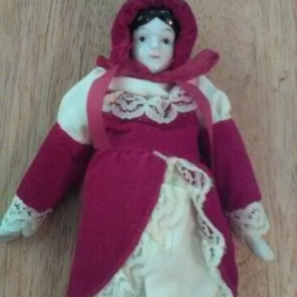 Vtg Colonial Doll Ornament - Picture 4 of 10